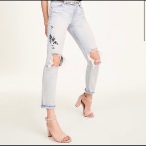 Old Navy light wash boyfriend jeans